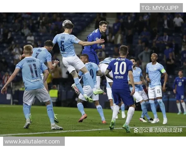 曼城对决曼联：英超巅峰对决再度上演，谁能笑到最后